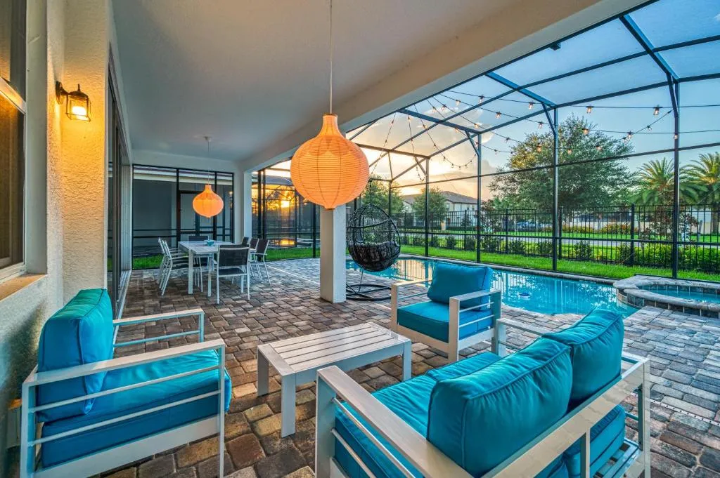 Elegant Brand New 9 Bedrooms House with Private Pool at Solara Resort (8929), Kissimmee, Statele Unite ale Americii