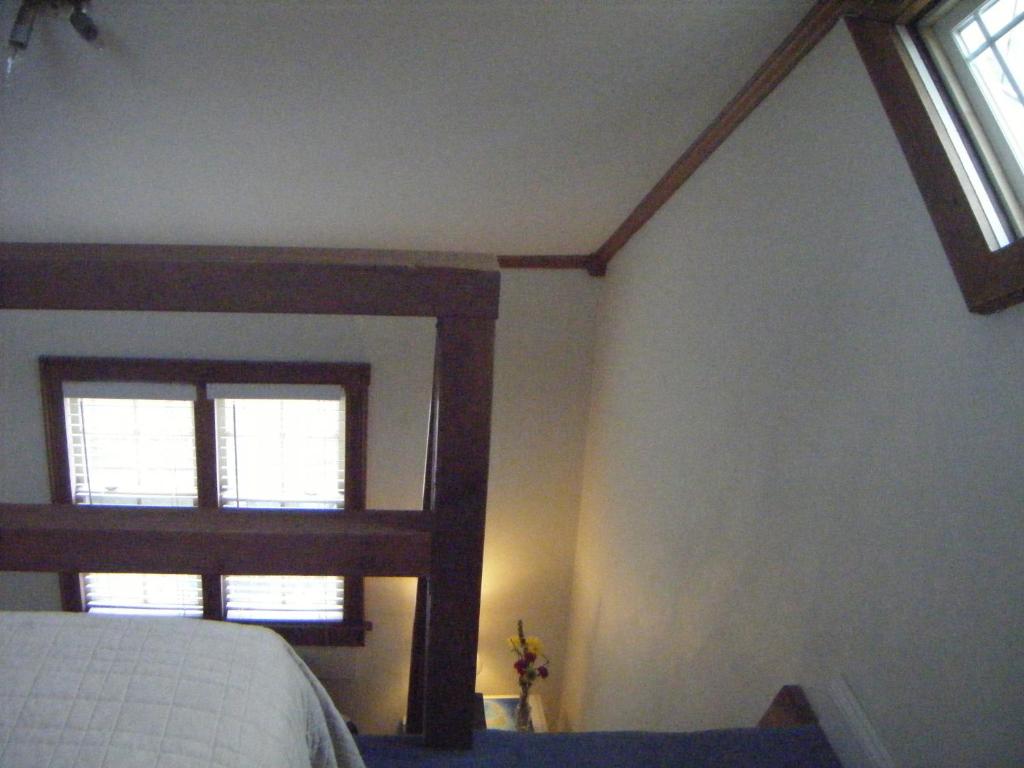 Postel nebo postele na pokoji v ubytování Moffett House Inn