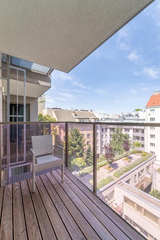 Balkón nebo terasa v ubytování Pakat Suites