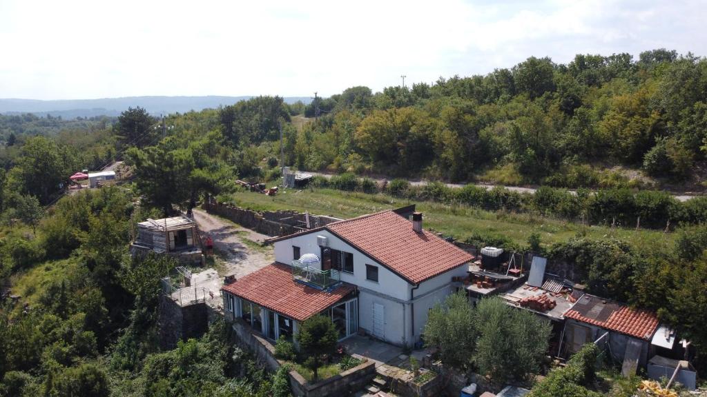 Letecký snímek ubytování Apartments Pomjan Pogled na gore