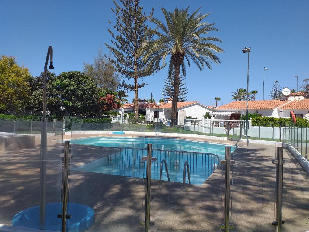 The swimming pool at or close to Santa Barbara by Placida Mar