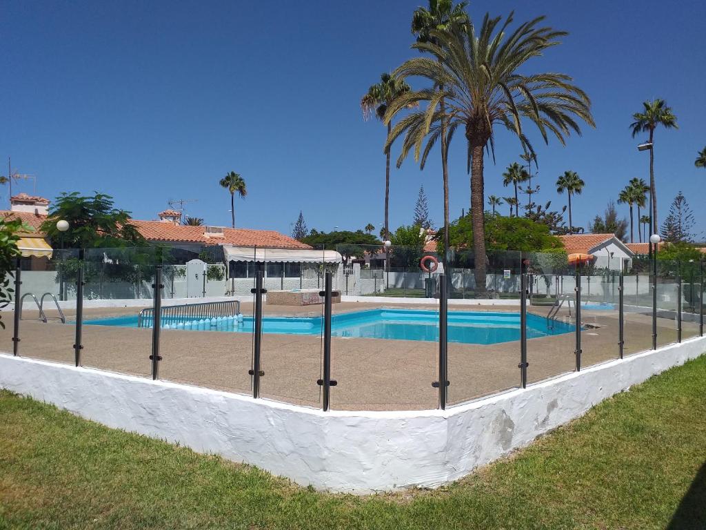 The swimming pool at or close to Santa Barbara by Placida Mar