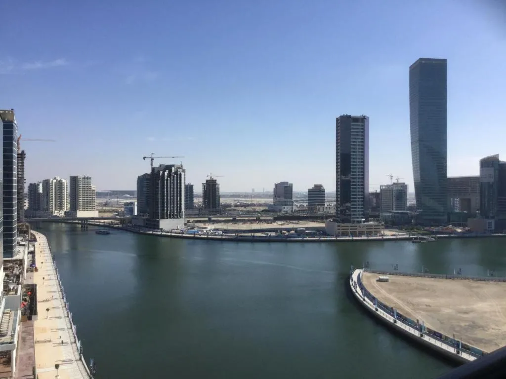 Bays Edge, Dubai, Emiratele Arabe Unite