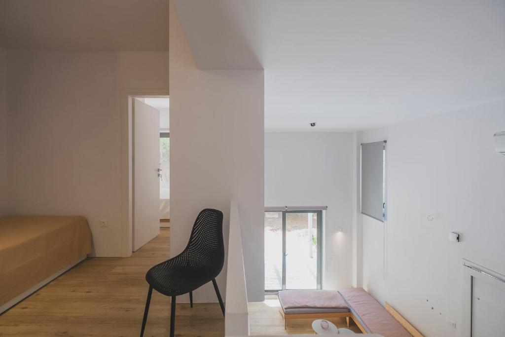 A seating area at Sun-splashed Stylish Flat, steps to City Old Town