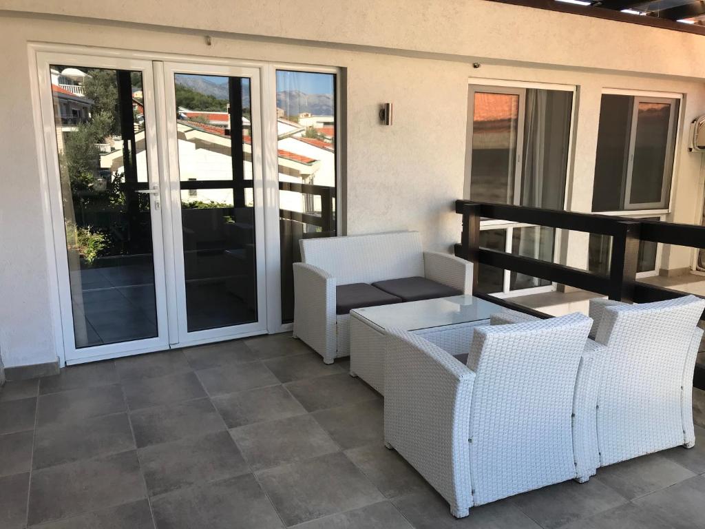 Balkón nebo terasa v ubytování Reževići Apartments