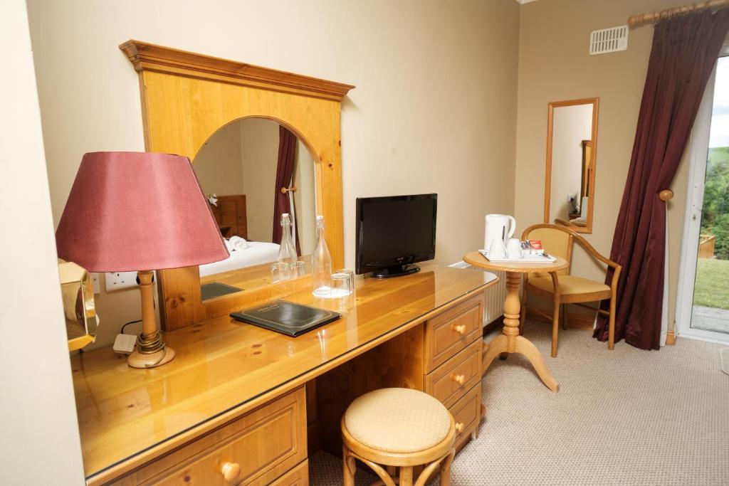 TV a/nebo společenská místnost v ubytování Ardilaun Guesthouse Self Catering