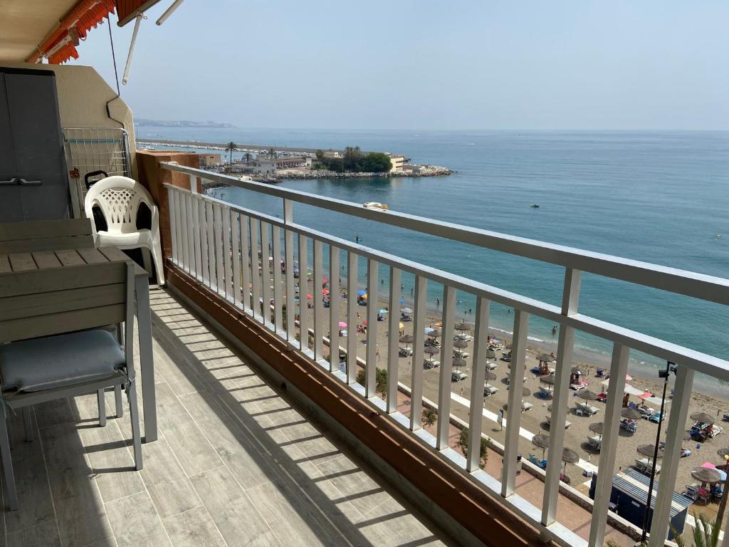 Mediterranean Suite First Line Beach Costa del Sol - Apartamento Con Vistas Al Mar