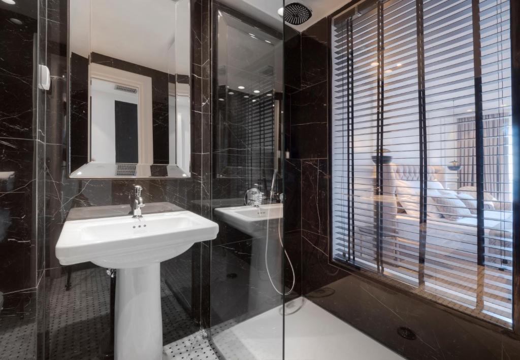 Vivid Blue Serenity Resort - 3