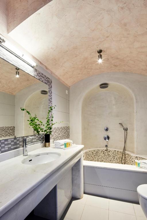 Koupelna v ubytování Petit Palace Suites
