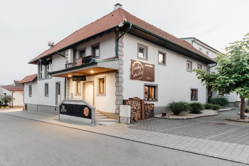 The building in which the homestay is located