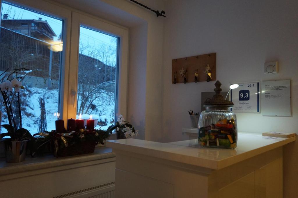 Kuchyňa alebo kuchynka v ubytovaní Haus Senoner