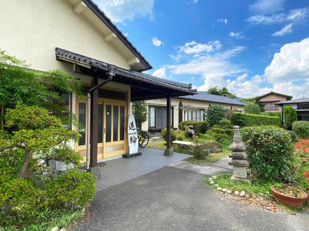 Gallery image of Yufuin Onsen Hasuwa Inn in Yufuin