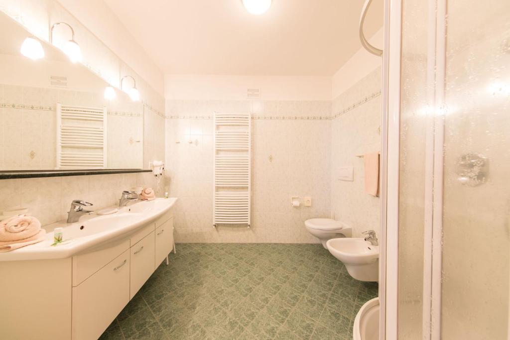 Koupelna v ubytování Hotel Winzerhof