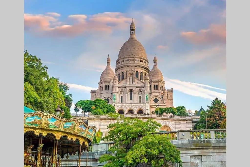 Centre Montmartre, charming and cozy appartement, Paris, France