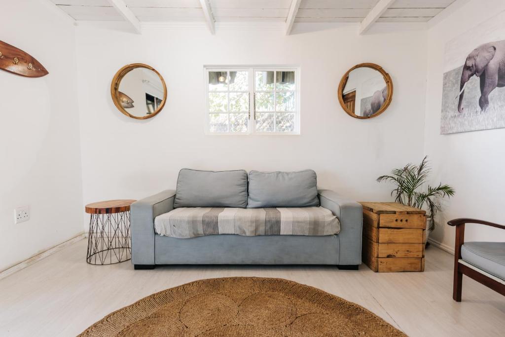 Posezení v ubytování Umzumbe Surf House