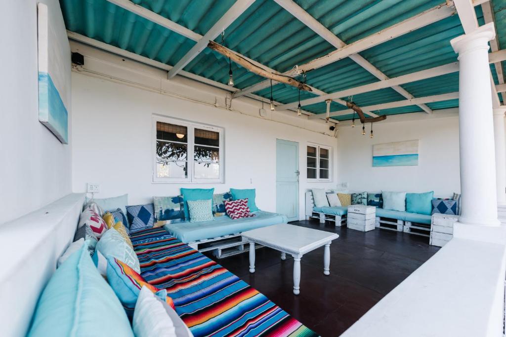 Posezení v ubytování Umzumbe Surf House