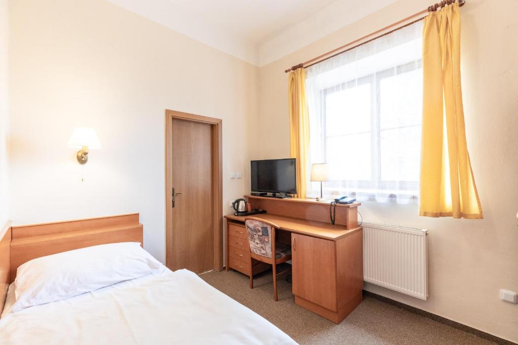 
Single Room with Private Bathroom - Annex
