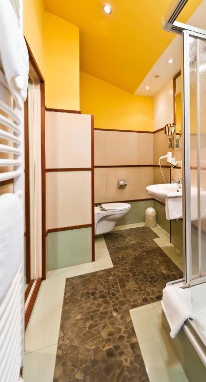 Koupelna v ubytování Hotel Monpti