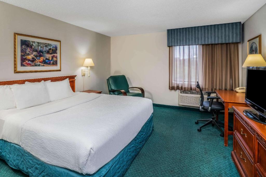 La Quinta by Wyndham Nashville Franklin - King Room - Mobility Access/Non-Smoking