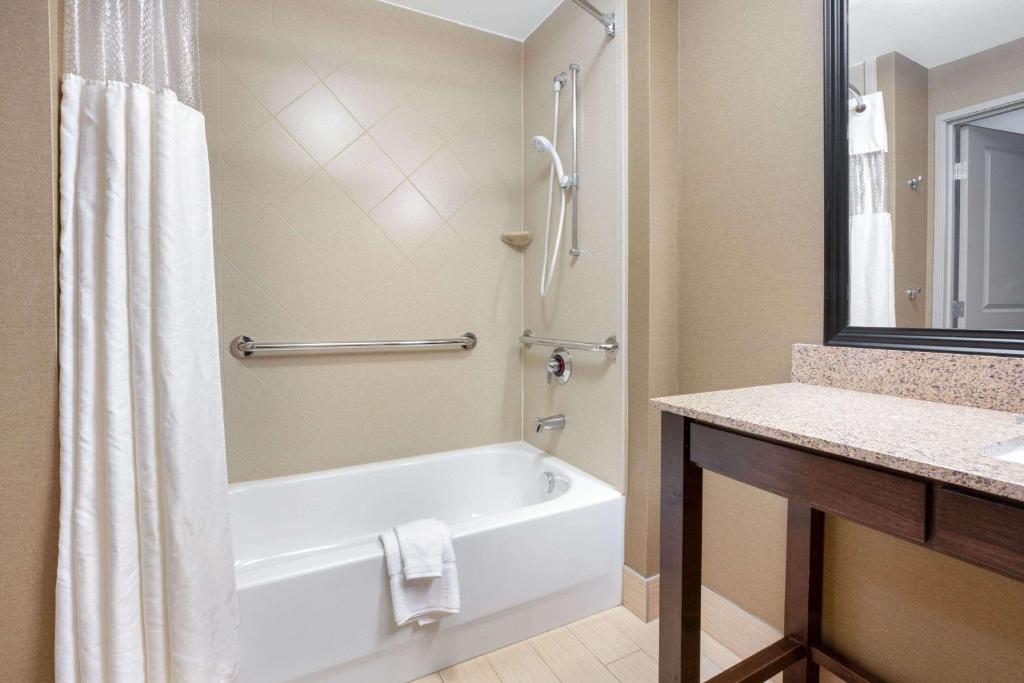 La Quinta by Wyndham Bellingham photo