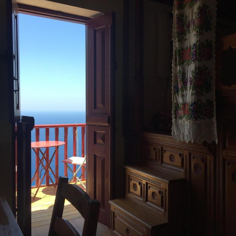Balkón nebo terasa v ubytování Anemos Guest House Karpathos