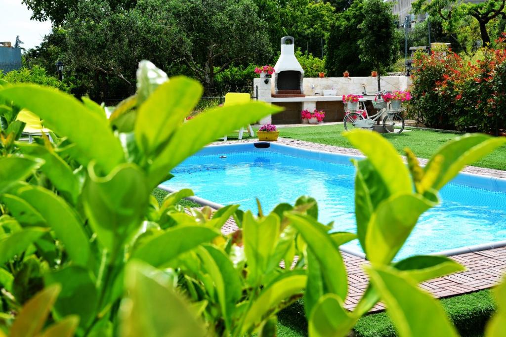 Piscina di Trullo Suite o nelle vicinanze
