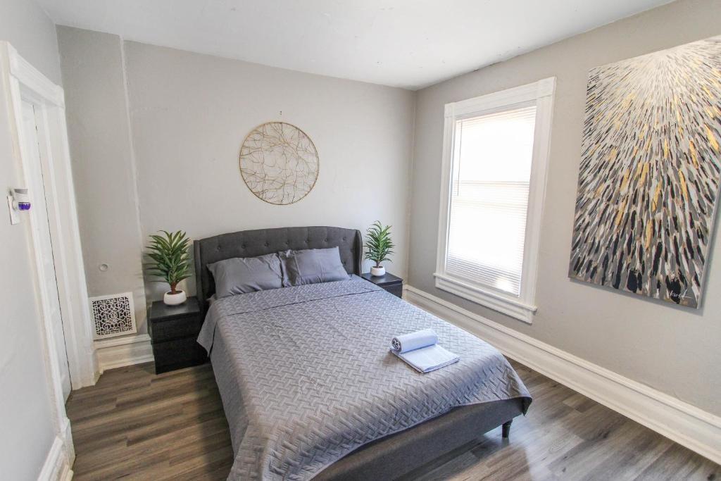 ☆☆ Modern Coed Dorm in Reading ☆☆ - Budget Double Room