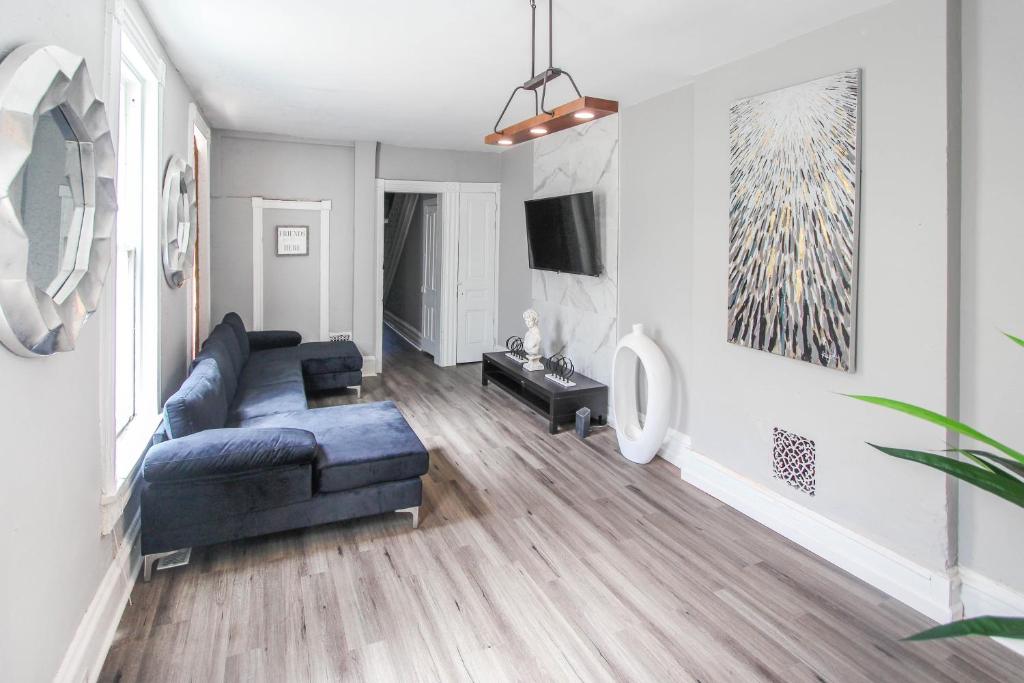 ☆☆ Modern Coed Dorm in Reading ☆☆ - Housity