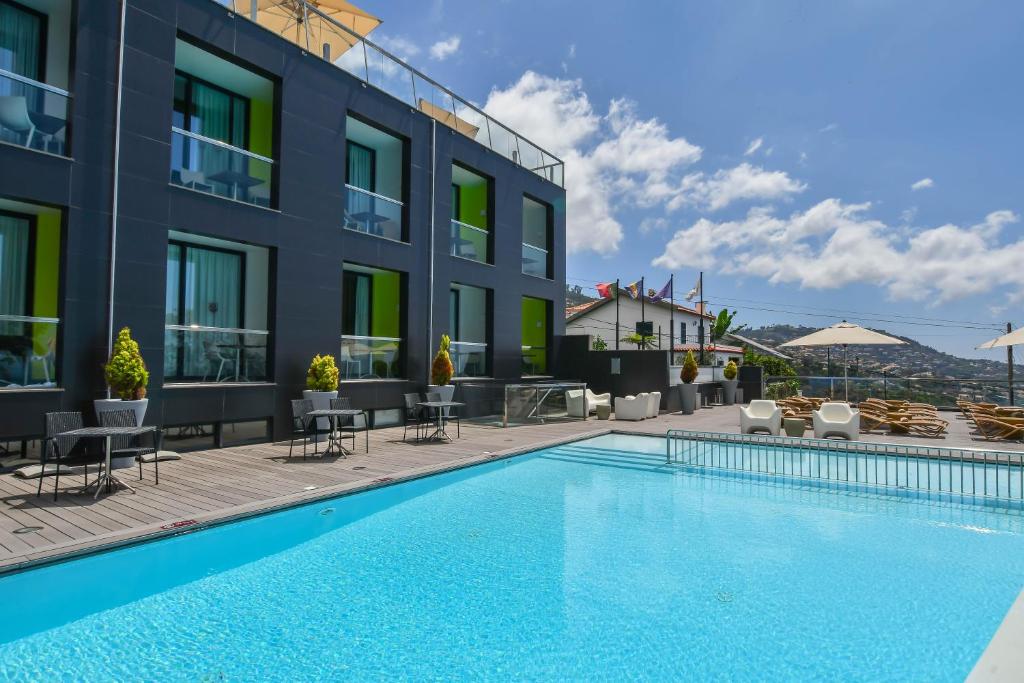 Het zwembad bij of vlak bij Quinta Mirabela - Design Hotel