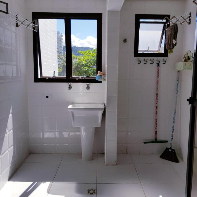  Lemon Beach Guarujá