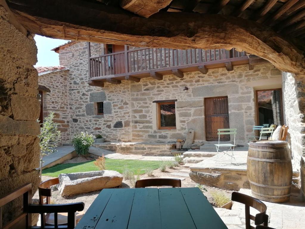 Patio alebo iná vonkajšia časť ubytovania La Fontica