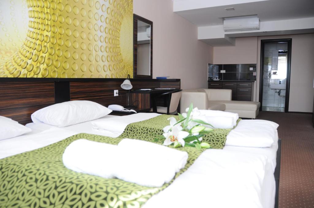 Green Hotel Budapest - Resim 41