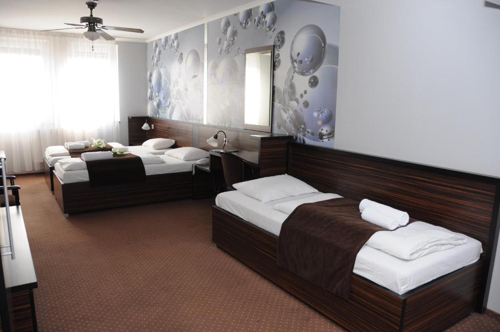 Green Hotel Budapest - Resim 44