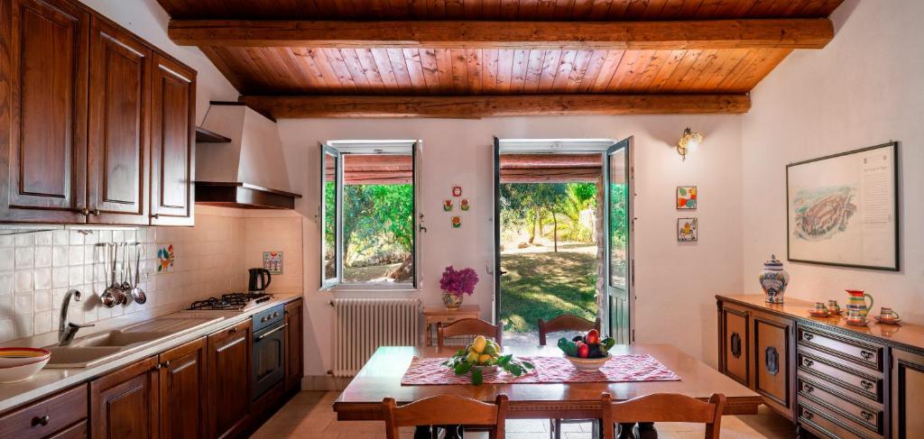 Kuchyň nebo kuchyňský kout v ubytování Agriturismo Borgo degli ulivi