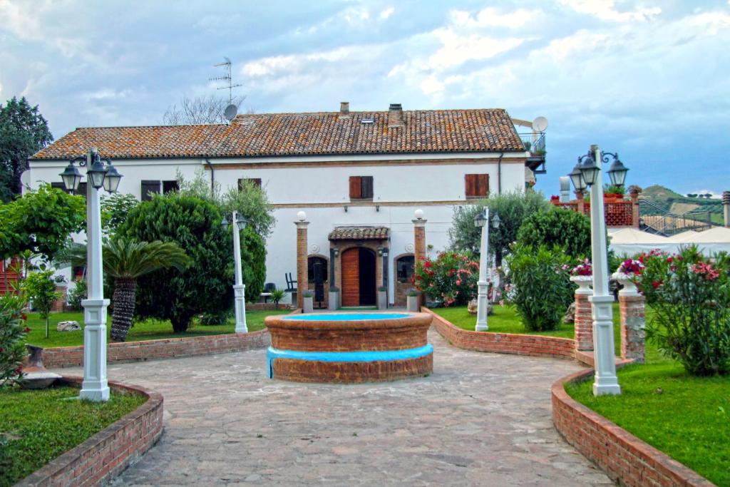 Trattoria Cognigni - Housity