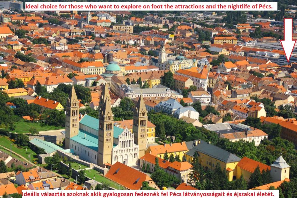 Výhľad na mesto Pécs alebo výhľad na mesto priamo z apartmánu