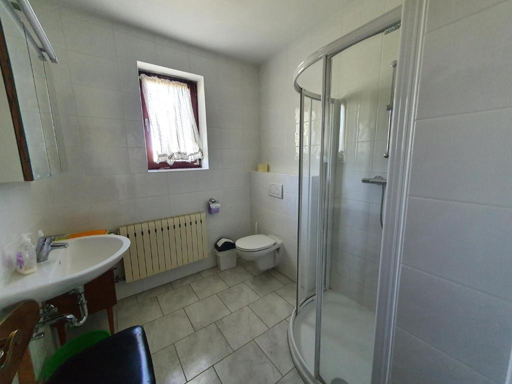 Koupelna v ubytování Weingarten-Haus