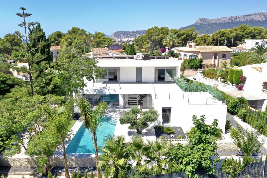 Bazén v ubytovaní Graham Holiday Rentals - Les Bassetes alebo v jeho blízkosti