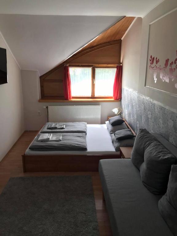 Hunyadi Panzió-Apartman - Drievoudige Kamer