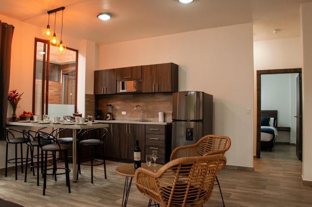 Kuchyň nebo kuchyňský kout v ubytování Toucan Platinum Suites Aparthotel