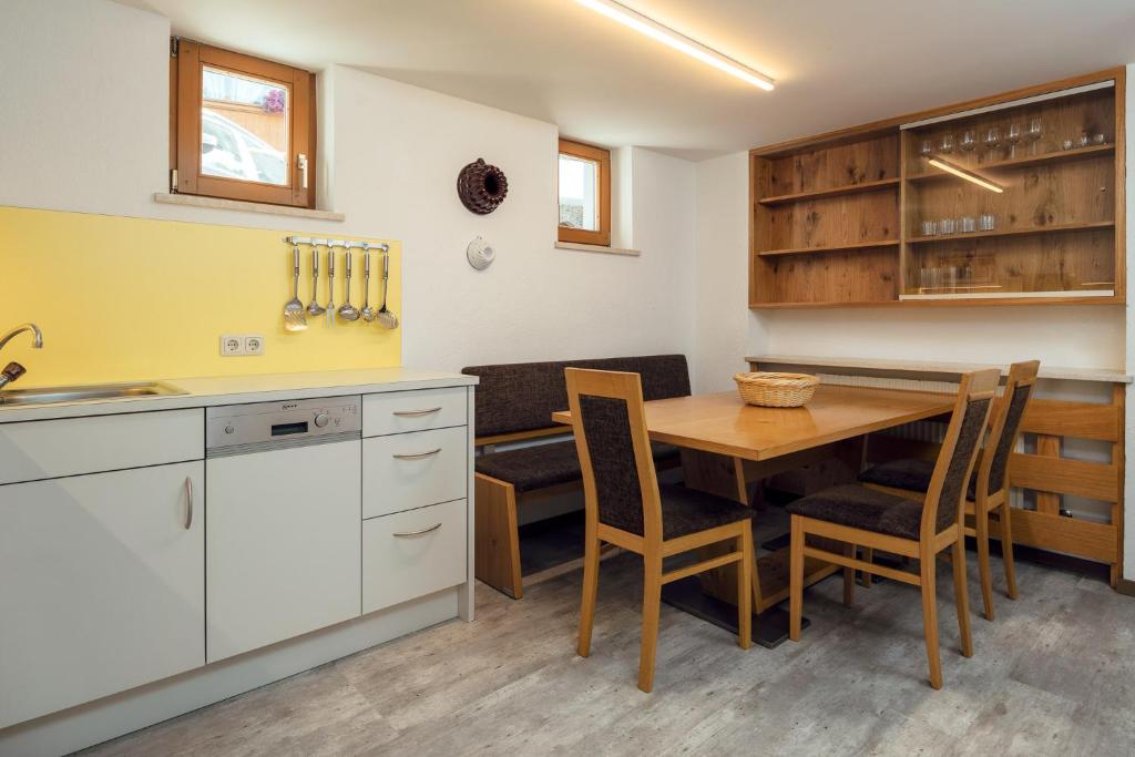 Kuchyň nebo kuchyňský kout v ubytování Hotel Restaurant Claudia - inklusive SUPER SOMMER CARD