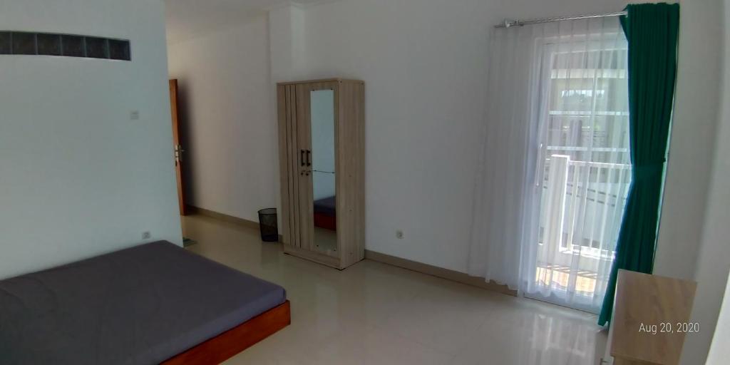 Rumah Kina Putih - 