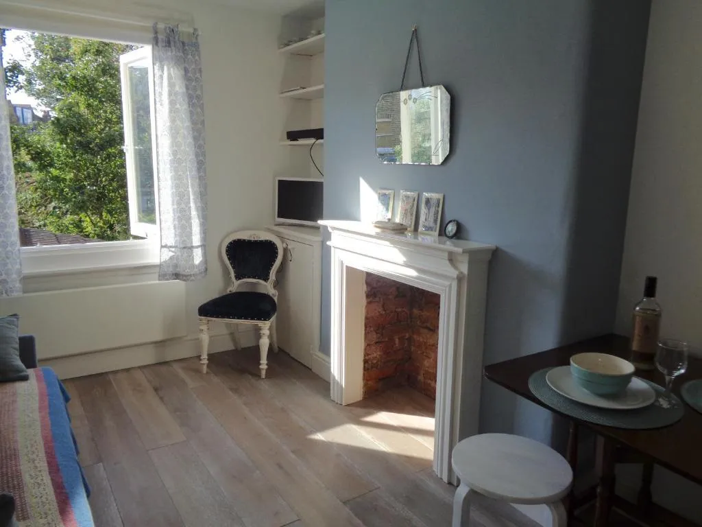 Charming studio flat, English style, Londra, Marea Britanie