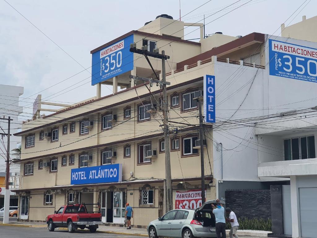 Budova, kde se hotel nachází
