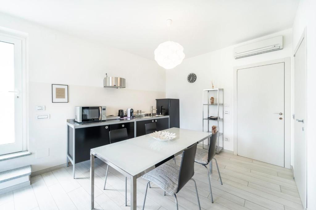 Kuchyňa alebo kuchynka v ubytovaní La Villa Holiday House