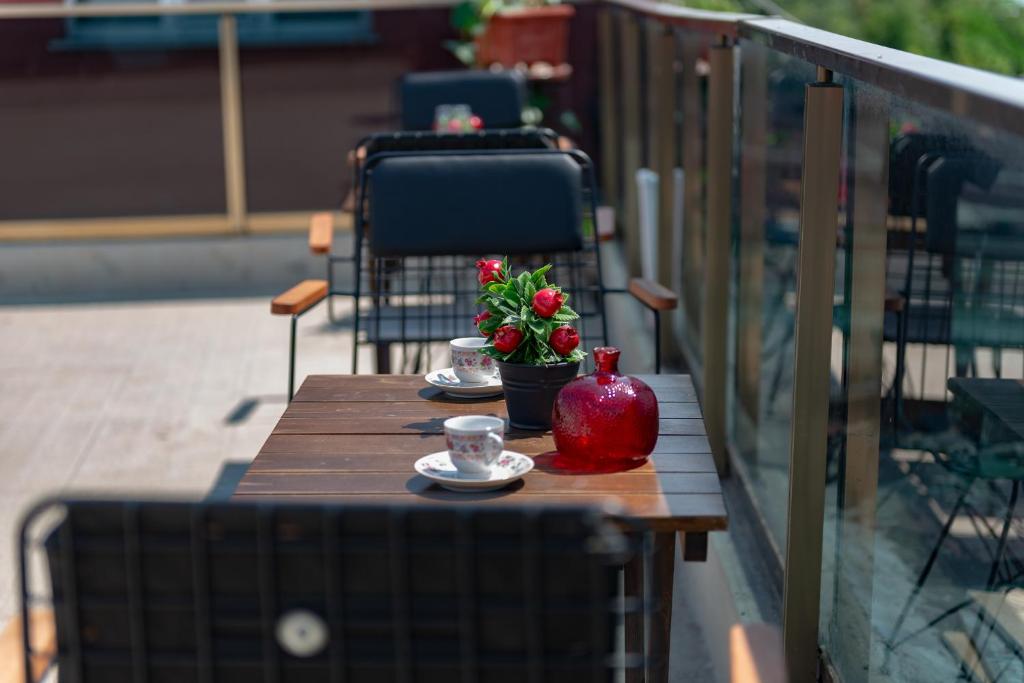 A balcony or terrace at Nar Hotel