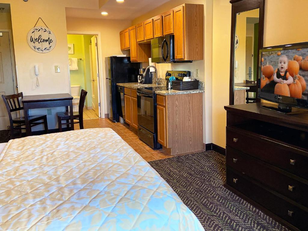 The Resort at Governor's Crossing - Queen Studio