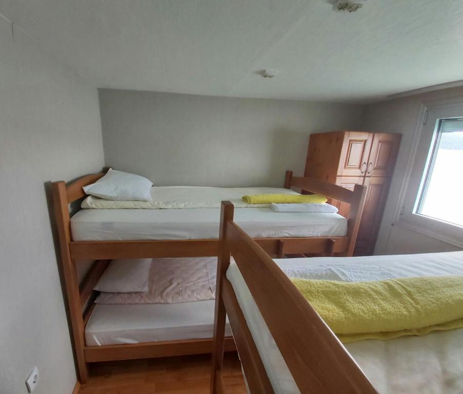 Postel nebo postele na pokoji v ubytování Splav Maria-Zlatarsko jezero