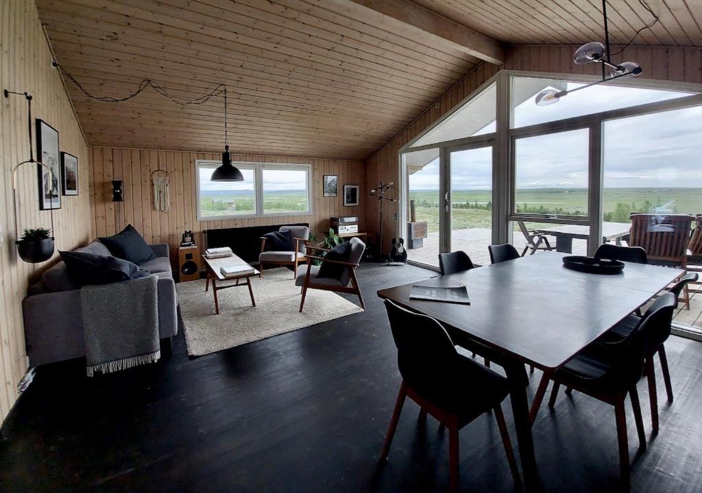 Posezení v ubytování Hilltop Cabin Hekla - Golden Circle - Geysir - Mountain View