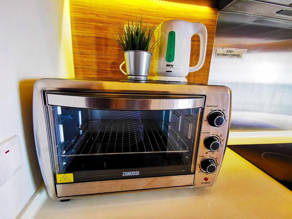 Simfoni Level 39 Superior Designer Studio with 100mbps WiFi & Netflix - Superior Studio
